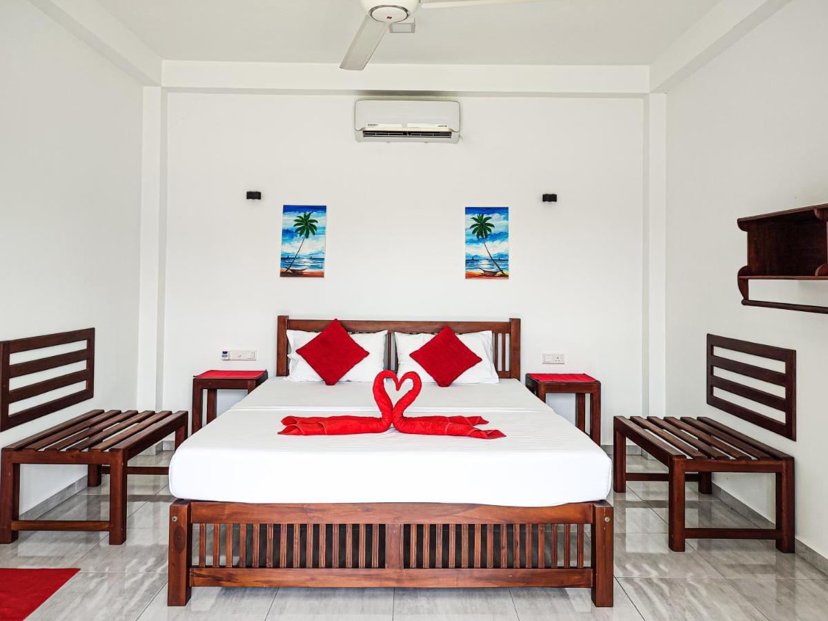 Villa Red Pool Hikkaduwa Esterno foto