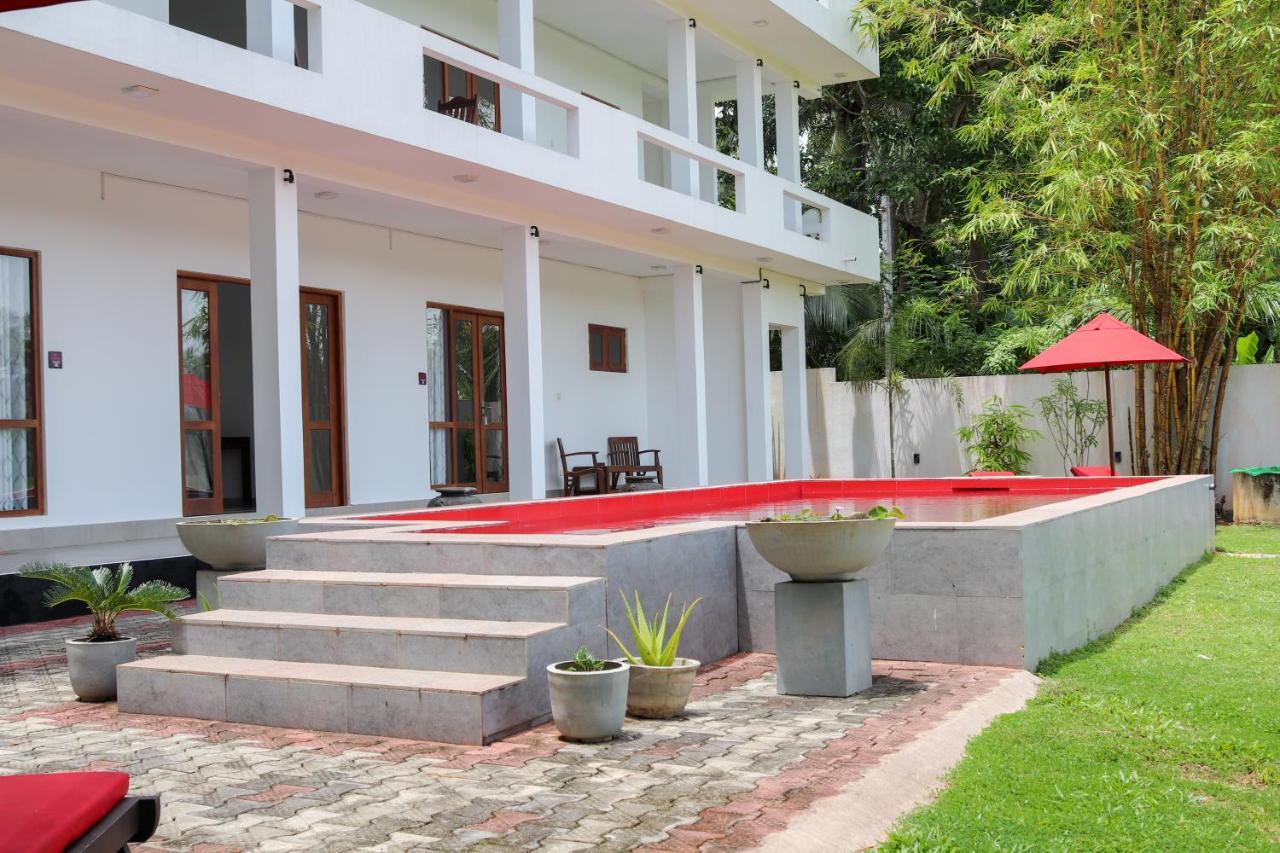 Villa Red Pool Hikkaduwa Esterno foto