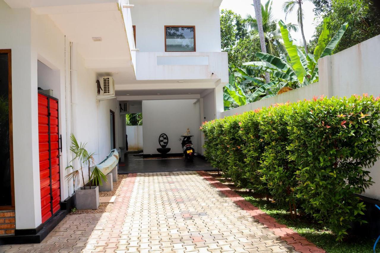 Villa Red Pool Hikkaduwa Esterno foto