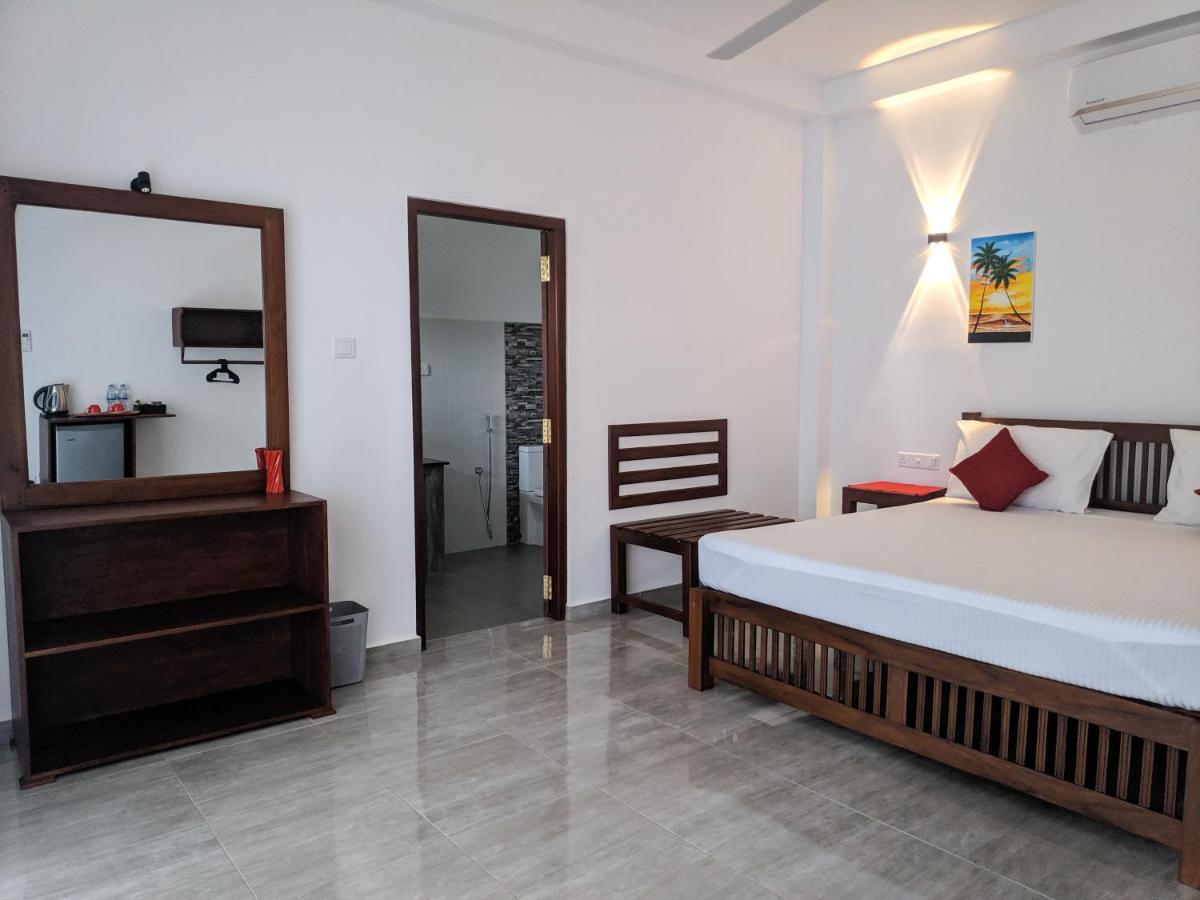 Villa Red Pool Hikkaduwa Esterno foto