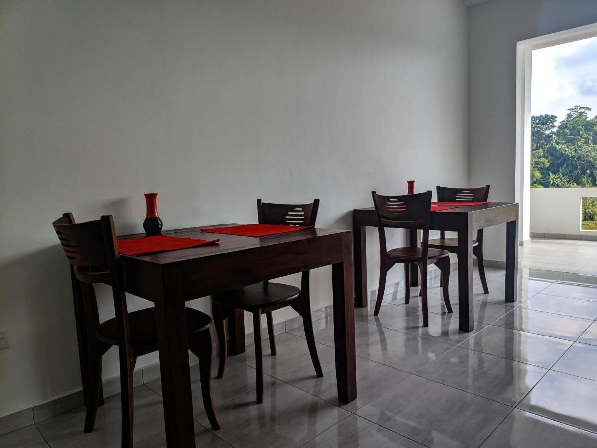 Villa Red Pool Hikkaduwa Esterno foto